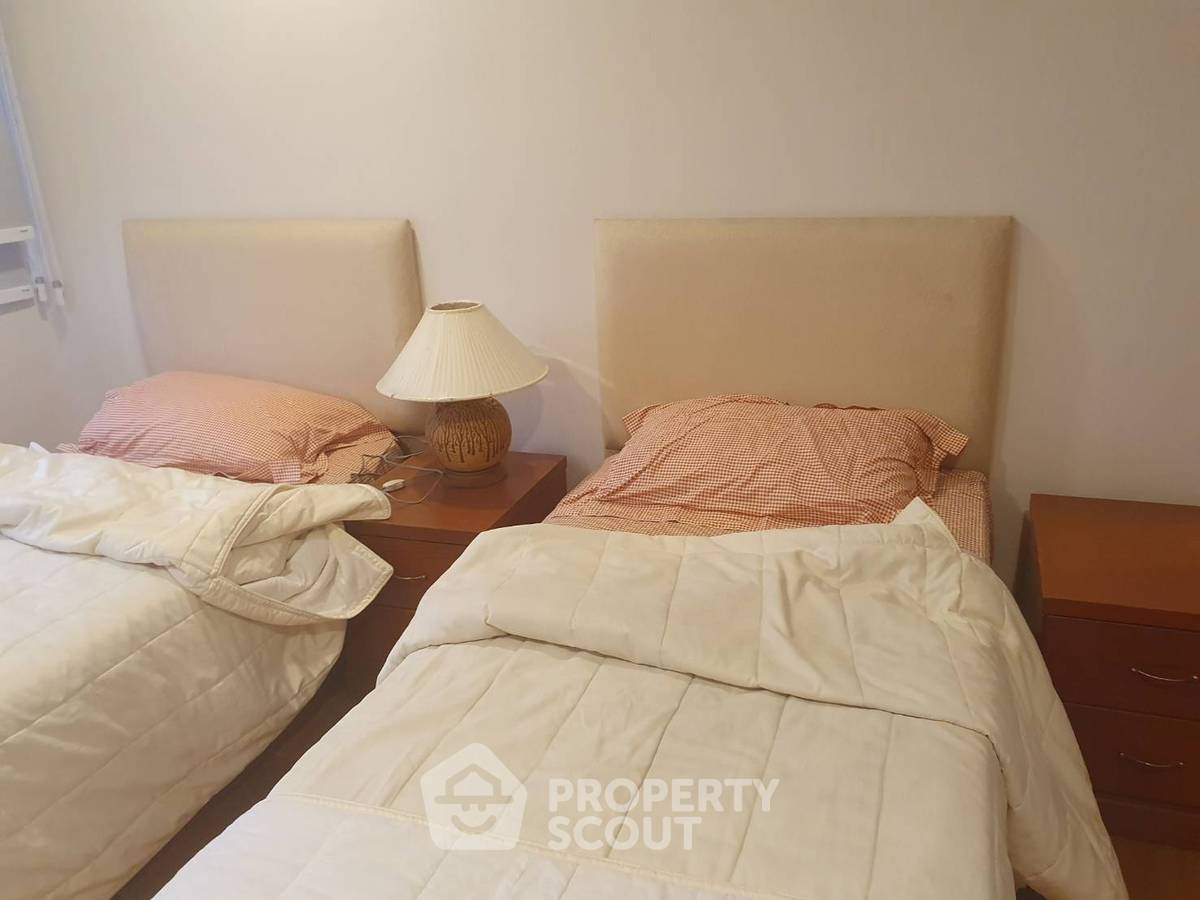 picture 26th-Floor 3-BR 270 Sqm Condo At Salintara Condominium, Bang Kho Laem (ID 558815) - 4/6