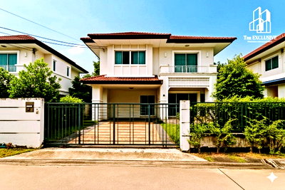 ขายบ้านเดี่ยว : ขายบ้านเดี่ยว 2 ชั้น โครงการเซนโทร รัตนาธิเบศ์ (วัดสวนแก้ว) หลังบ้านติดสวนสวนกลาง