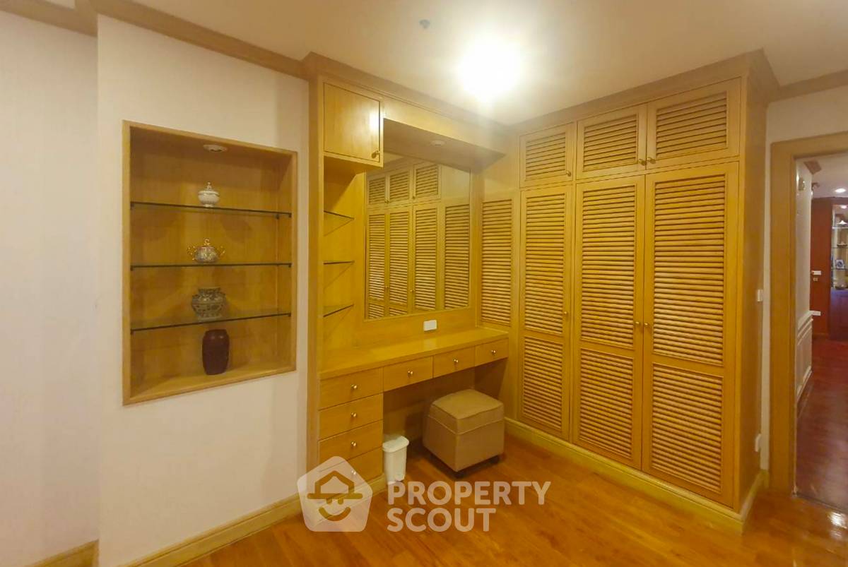 picture 26th-Floor 3-BR 270 Sqm Condo At Salintara Condominium, Bang Kho Laem (ID 558815) - 5/6