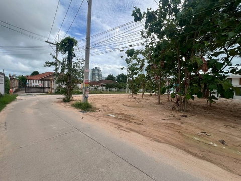 ที่ดินทำเลทองฝั่งทะเลพัทยา จอมเทียน ใกล้โปรเจคริเวียร่าใหม่ เหมาะสำหรับ สร้างพูลวิลล่า