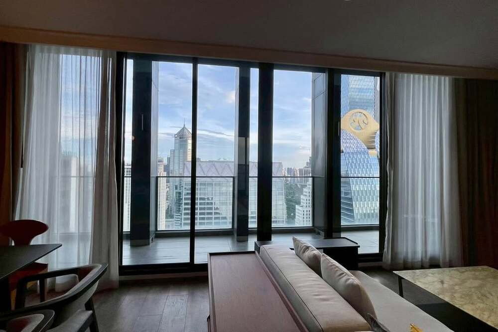 รูป 🔥 สำหรับเช่า !! ทำเลทอง, ชั้นสูง 39++, วิวเมือง!!🔥Code C20221209827........Noble Ploenchit, 3 ห้องนอน Duplex, 3 ห้องน้ำ, แต่งครบ, พร้อมเข้าอยู่ 📣📣 - รูปที่ 16/22