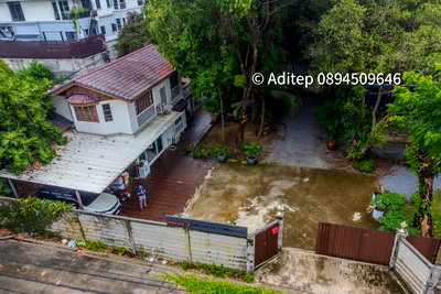 ที่ดิน วิทยาลัยศิลปหัตถกรรมกรุงเทพ : ขายบ้านพร้อมที่ดินแปลงใหญ่ 549 ตร.ว. ลาดพร้าว 107 ซอยเดียวกับมหาวิทยาลัยรัตนบัณฑิต (RBAC)
