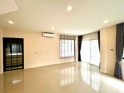 ขายบ้านเดี่ยว : Lumpini Townplace, Rama 2 - Tha Kham ลุมพินี ทาวน์เพลส พระราม 2 - ท่าข้าม