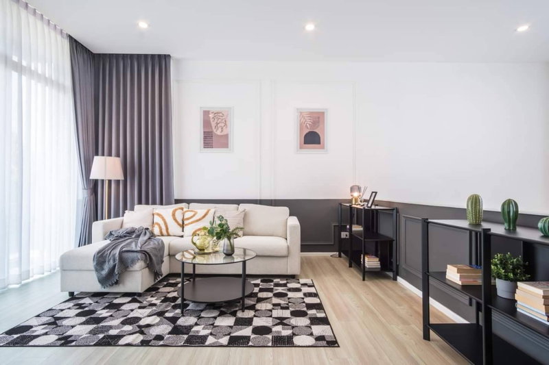 Townhouses for rent : ❖ Nice Decorate ❖ 3.5-storey Townhome, corner unit | Size 22.00 sq.w. 230.00 sq.m. | 3 bedrooms 4 bathrooms | Near The Nine Center Rama 9