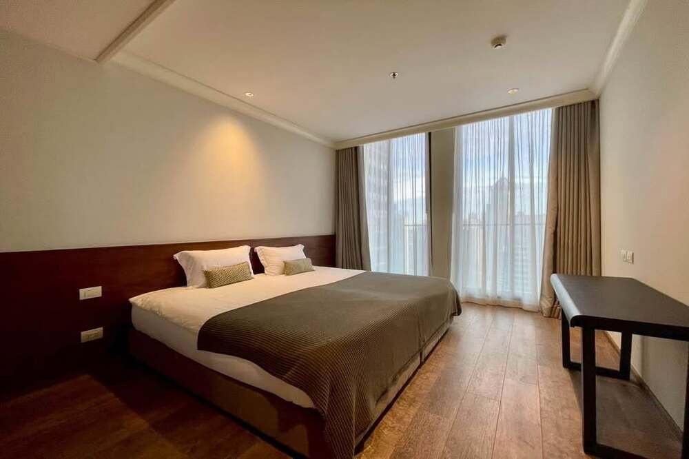 รูป 🔥 สำหรับเช่า !! ทำเลทอง, ชั้นสูง 39++, วิวเมือง!!🔥Code C20221209827........Noble Ploenchit, 3 ห้องนอน Duplex, 3 ห้องน้ำ, แต่งครบ, พร้อมเข้าอยู่ 📣📣 - รูปที่ 9/22