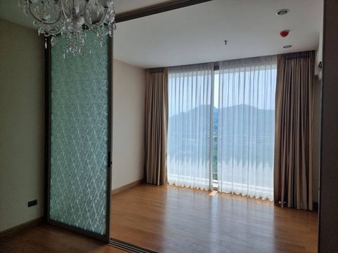 Condo for sale at Marina Bay Front Sriracha, outstanding location next to the sea, beautiful view