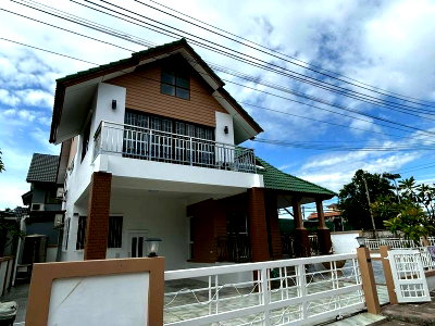 เช่าบ้านเดี่ยว ชลบุรี : ให้เช่าบ้านเดี่ยวหลังใหญ่ ม.คันทรีโฮม2 ใกล้ J park ศรีราชา