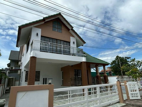 ให้เช่าบ้านเดี่ยวหลังใหญ่ ม.คันทรีโฮม2 ใกล้ J park ศรีราชา
