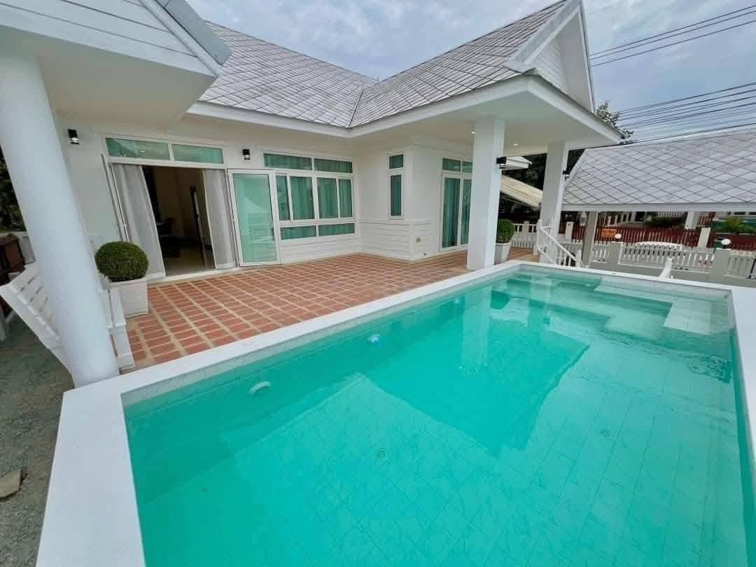 รูป หมู่บ้านอมรวิลเลจ ปล่อยเช่า 55,000 บาท/เดือน 3 ห้องนอน 3 ห้องน้ำ - รูปที่ 2/10