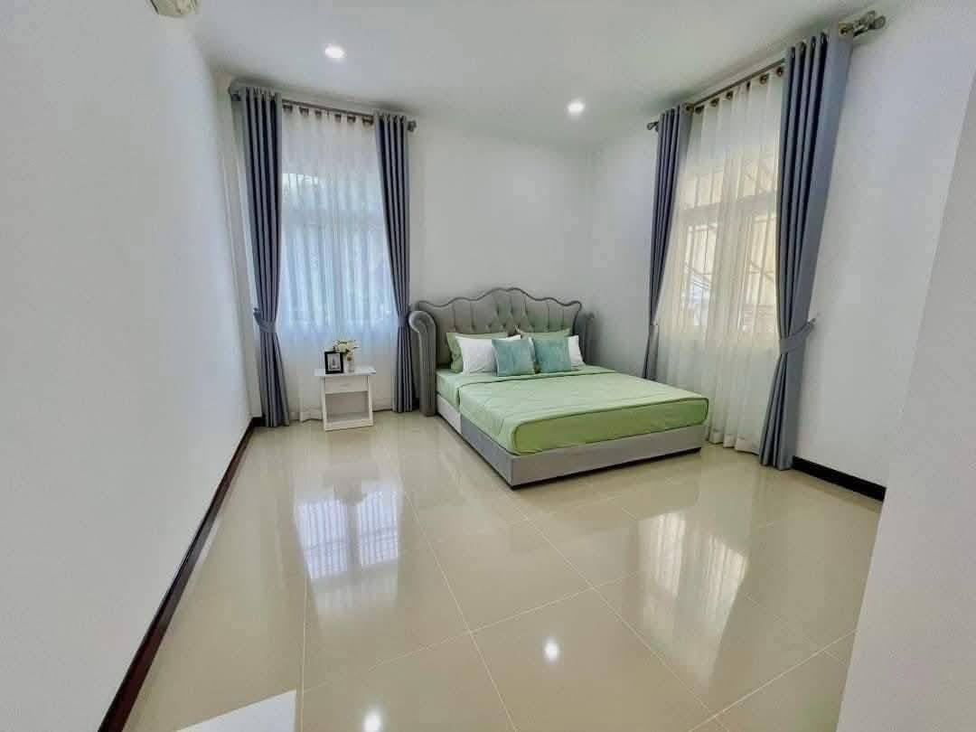 รูป หมู่บ้านอมรวิลเลจ ปล่อยเช่า 55,000 บาท/เดือน 3 ห้องนอน 3 ห้องน้ำ - รูปที่ 8/10
