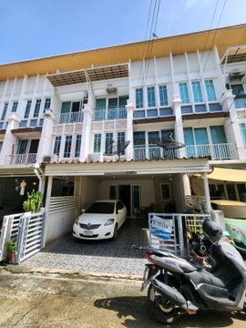 ลดราคา**บ้านว่างครับผม 2 ห้องมาสเตอร์เบดรูม**หมู่บ้านโกลเด้นทาวน์ ปิ่นเกล้า-จรัญสนิทวงศ์📌📌ซอยที่ 7 เพื่อนบ้านดี อยู่ใกล้ทางเข้าโครงการเดินทางสะดวก