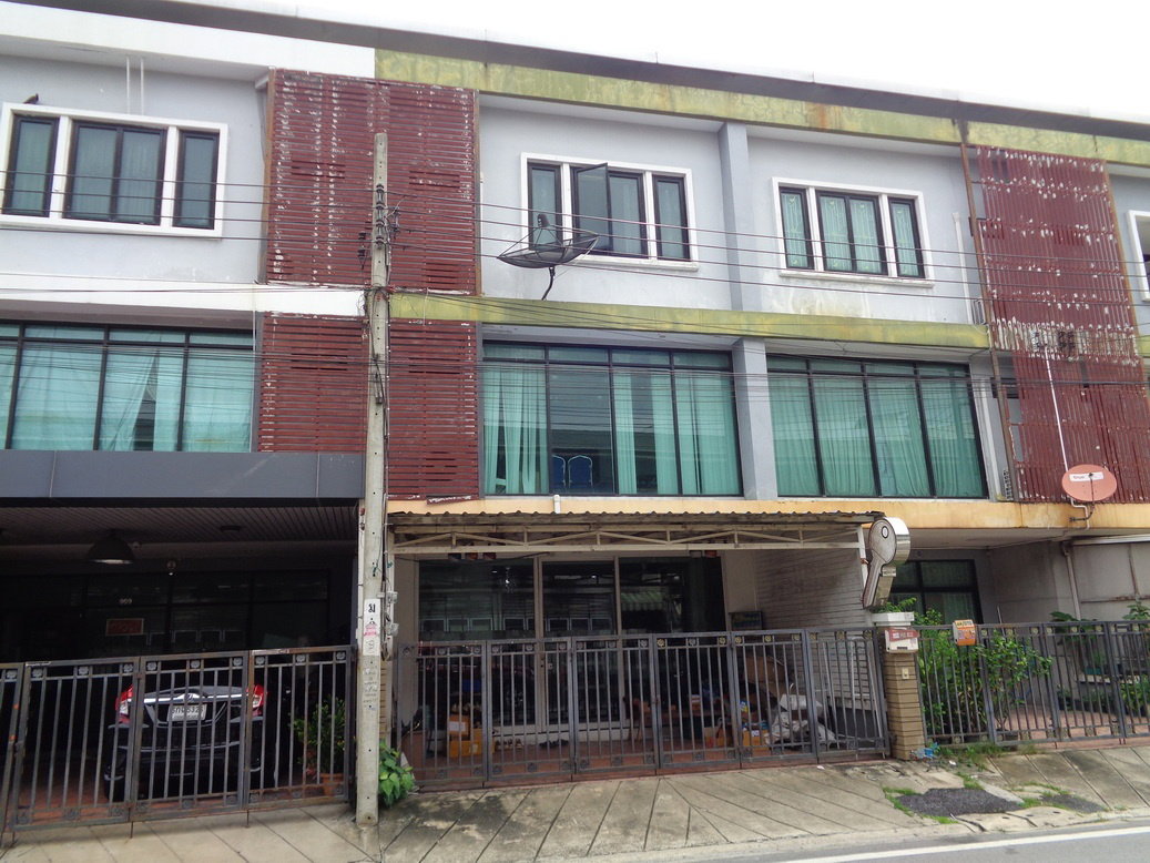 รูป 🚩 ขาย ทาวน์โฮม 3 ชั้น หน้ากว้าง ทำเลดี ต้นซอยนวมินทร์ 74 เหมาะเป็นที่พักอาศัยและประกอบกิจการ  - รูปที่ 4/32