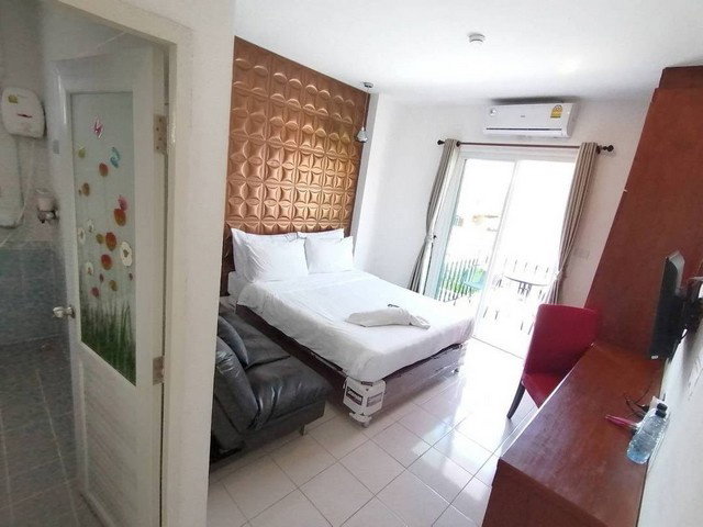 รูป ให้เช่าพูลวิลล่า 6 ห้องนอน | 7 ห้องน้ำนอนสไตล์โมเดิร์น – จอมเทียน พัทยา 75,000 บาท/เดือน - รูปที่ 9/10