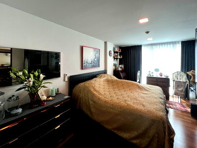 Condos for sale : ✨Urgent sale! Condo DLV Thonglor 20, large room 100 sq m., price only 9.7 million!