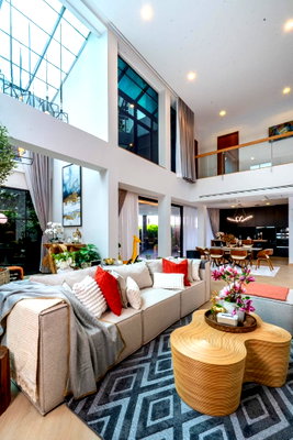 บ้านเดี่ยว บิ๊กซี ซูเปอร์เซ็นเตอร์ เอกมัย : ♦ Pool Villa ♦ บ้านเดี่ยว 3 ชั้น พร้อมสระว่ายน้ำ | ขนาดที่ดิน 121.00 ตร.ว. พื้นที่ใช้สอย 736.00 ตร.ม. | 4 ห้องนอน 5 ห้องน้ำ | ใกล้ BTS พระโขนง
