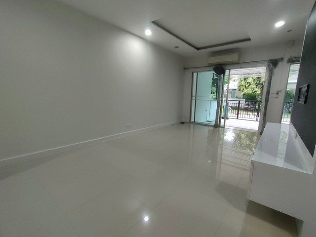 รูป ขายทาวน์โฮม 3 ชั้น ม.วิสต้า ปาร์ค พระราม 2 Built-in พร้อมอยู่ - รูปที่ 8/32