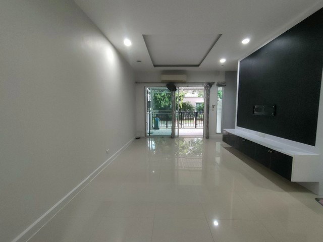 รูป ขายทาวน์โฮม 3 ชั้น ม.วิสต้า ปาร์ค พระราม 2 Built-in พร้อมอยู่ - รูปที่ 9/32