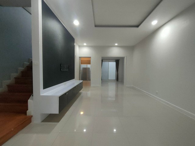 รูป ขายทาวน์โฮม 3 ชั้น ม.วิสต้า ปาร์ค พระราม 2 Built-in พร้อมอยู่ - รูปที่ 7/32