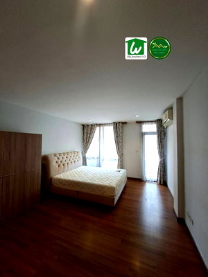 Townhouses for sale Si Rat Station : Selling a 3.5 -story townhome, HAUS 35 Chaeng Watthana comes in the Modern Loft style. Outstanding, unique, near BTS Srirat and Expressway. 