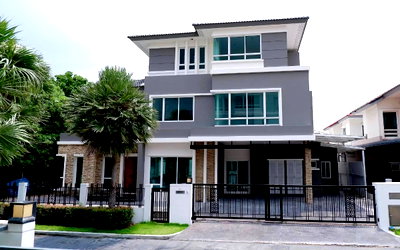 บ้านเดี่ยวให้เช่า : ให้เช่า บ้านเดี่ยวหรู 3 ชั้น โครงการ Grand Bangkok Boulevard พระราม 9 – ศรีนครินทร์ (กรุงเทพกรีฑา)