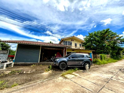 Land for sale Chonburi : Beautiful plot of vacant land for sale with buildings in Suan Suea, Sriracha, Chonburi
