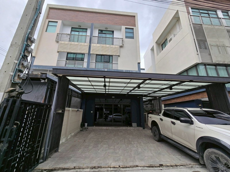 Home office for rent :  DISTRICT Ekkamai -            Ramintra