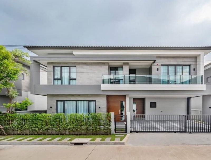 Houses for rent : The City                    Bangna