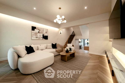 ทาวน์โฮมให้เช่า : ทาวน์โฮม 5 ห้องนอน ขนาด 350 ตร.ม. ที่ Regent 71 Place ใกล้ BTS พระโขนง (200 ม.) (ID 2096167)