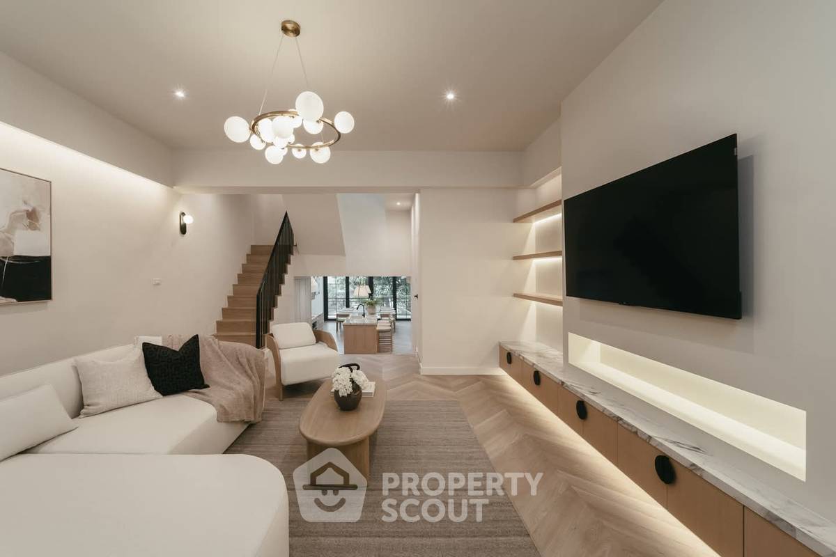 รูป ทาวน์โฮม 5 ห้องนอน ขนาด 350 ตร.ม. ที่ Regent 71 Place ใกล้ BTS พระโขนง (200 ม.) (ID 2096167) - รูปที่ 7/21