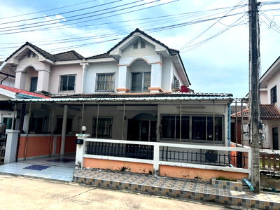 Houses for sale : Spacious Semi-Detached Home in the Heart of Chonburi – Just Off Sukhumvit Road!