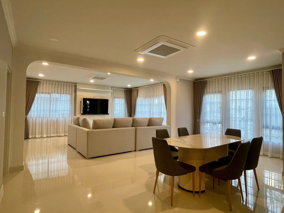 picture Centro Bangna                  Phase 2 - 3/11