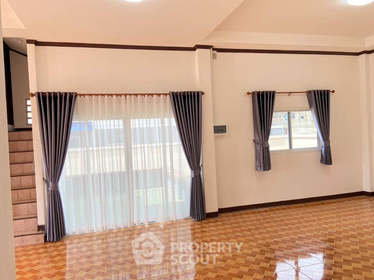 รูป บ้านเดี่ยว 3 ห้องนอน ขนาด 500 ตร.ม. สำหรับขาย ใกล้หนองปรือ พัทยา (ID 2311321) - รูปที่ 4/6