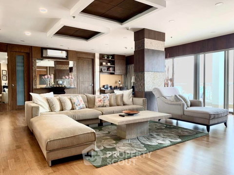 3-BR 200 Sqm Condo For Sale At Boat House Hua Hin, Near The Venezia (ID 1176854)