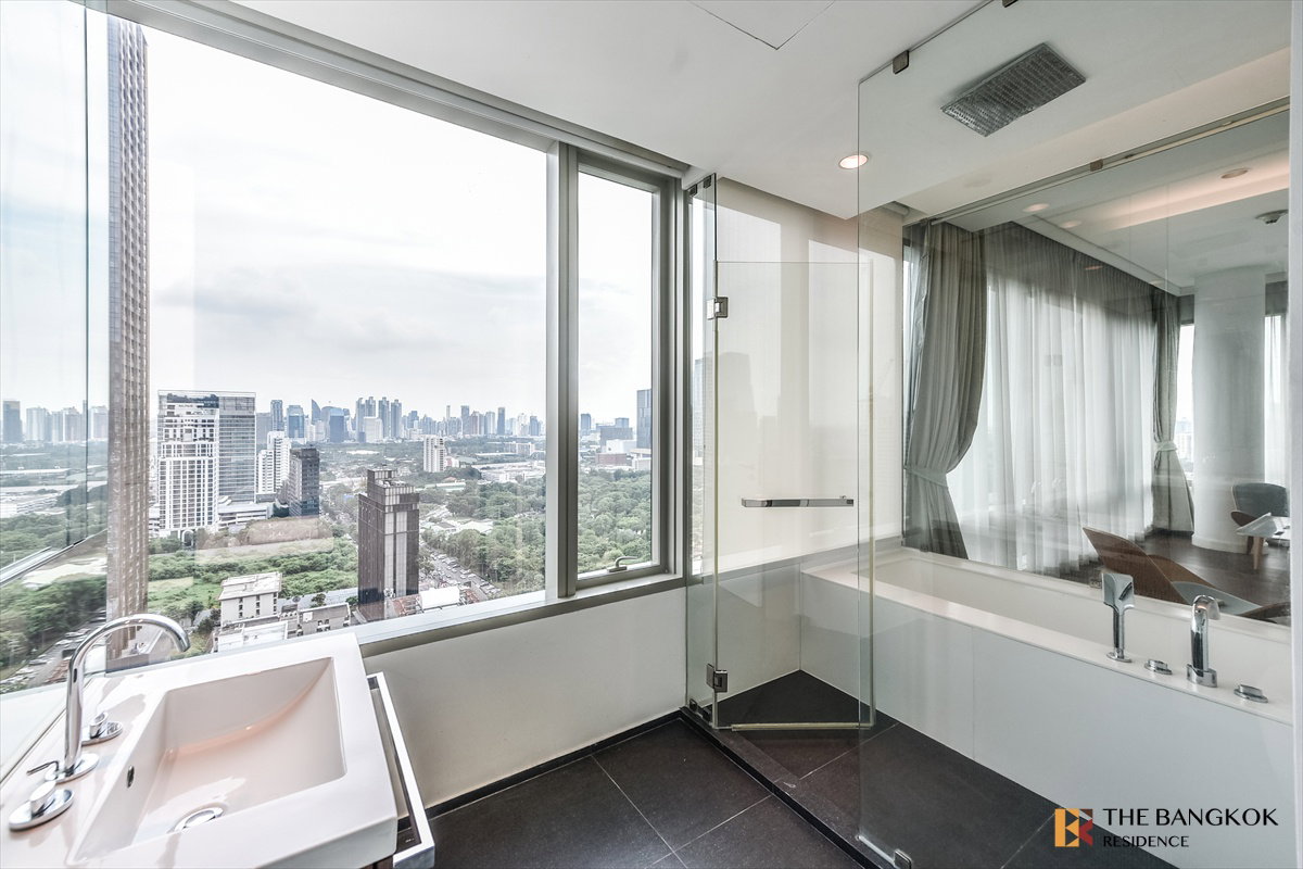รูป 💎Ultimate Luxury Unit 💎 ,185 Rajadamri - Lumphini Park View, Near BTS Ratchadamri - รูปที่ 20/24