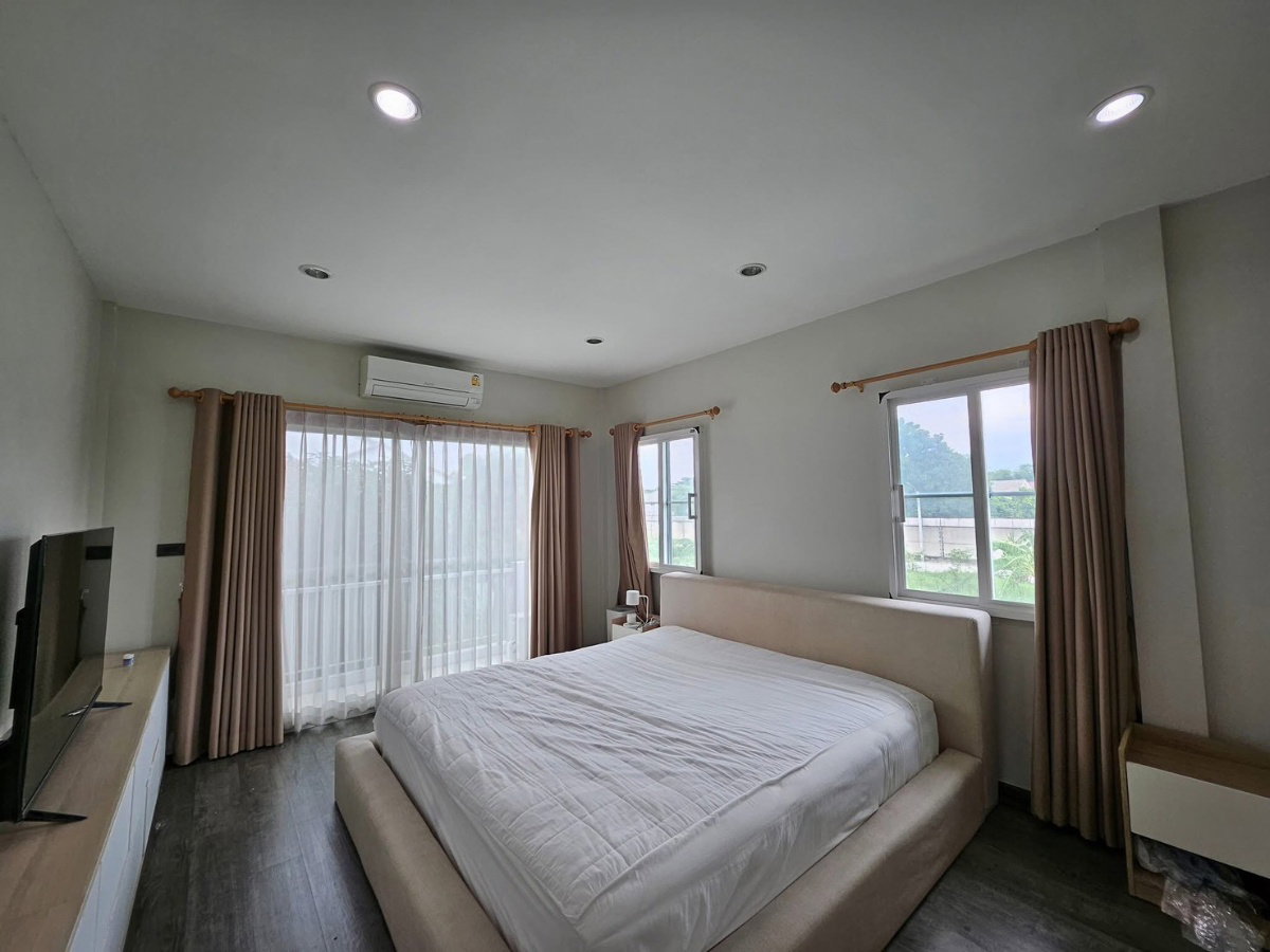 picture Chaiyapruek Pinklao - Sathorn - 8/16