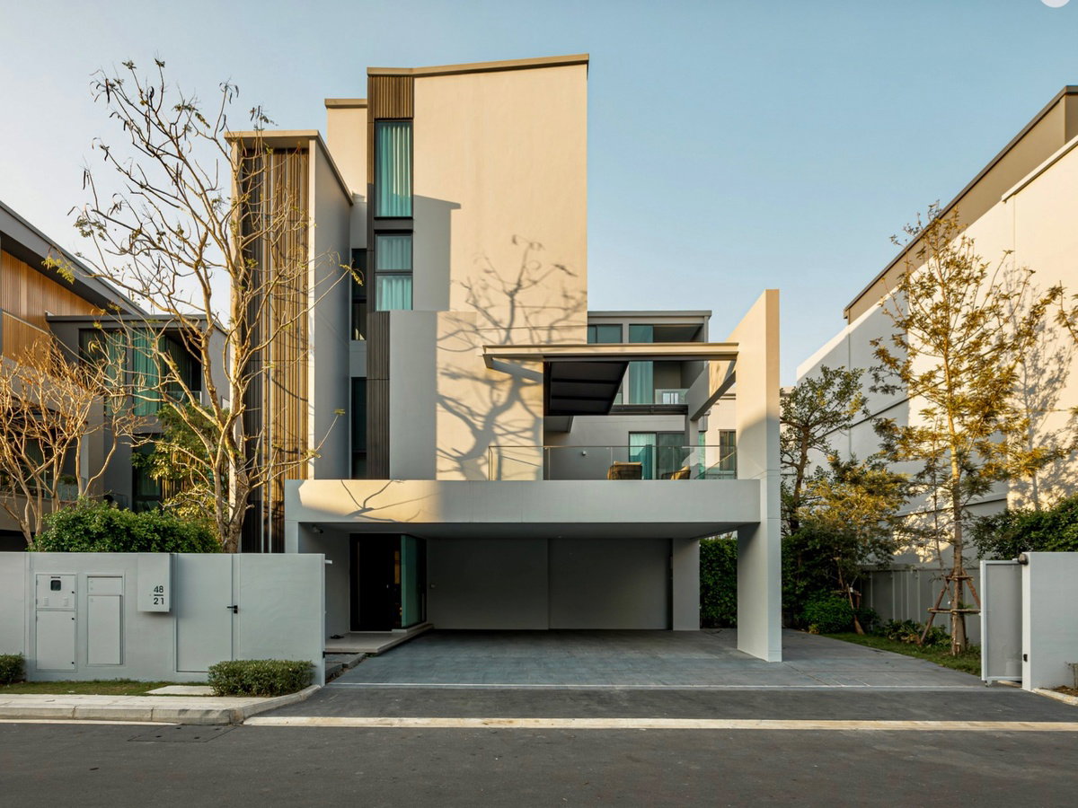 ให้เช่า บ้านเดี่ยวหรู 3 ชั้น พร้อมลิฟต์ส่วนตัว โครงการ VIVE New Krungthep Kreetha (Vive2)