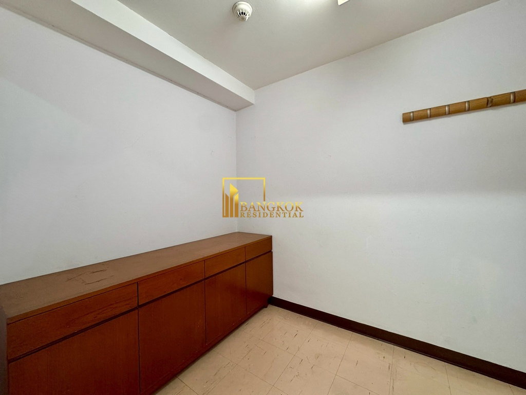 รูป Tower Park | Modernized 3 Bedroom Condo in Nana Area - BR9093CD - รูปที่ 31/53