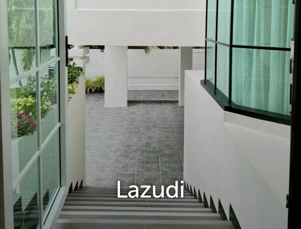 picture 4 Beds 6 Baths 219.54 SQ.M. Pattaya Park Hill - 33/34
