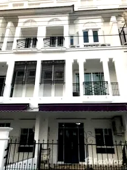 ขายทาวน์โฮม : ขาย ทาวน์เฮ้าส์ 4 ห้องนอน ในโครงการ ลีออง สุขุมวิท 62 1746292