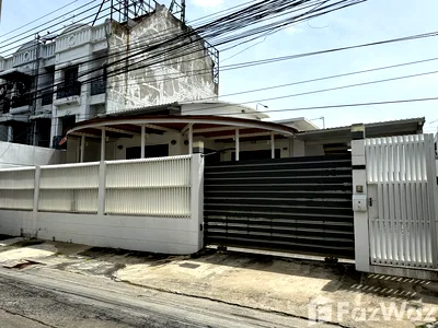 Houses for sale Ratchadaphisek Road : For Sale Detached House in Chuan Chuen Village 5698166