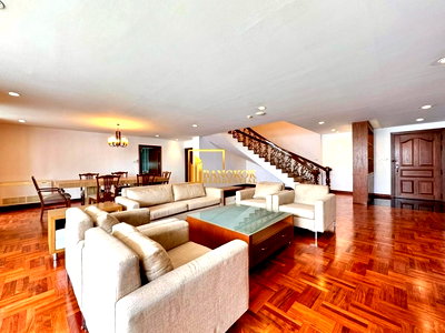 Apartment building for rent Srinakharinwirot University Prasanmit Campus : Expansive 3 Bedroom Duplex Apartment in Phrom Phong Area - BR21310AP