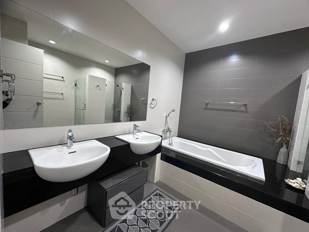 picture Pet-Friendly 3-BR 127 Sqm Condo For Sale, Karon Hill Residence (ID 2281657) - 19/30