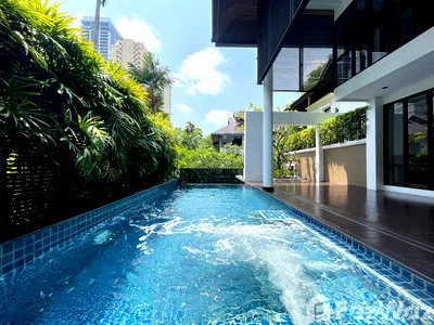 Houses for rent DONKI Mall Thonglor   : Feel Right at Home: Modern 455 SqM Baan Sukhumvit 18 Home! 1172342