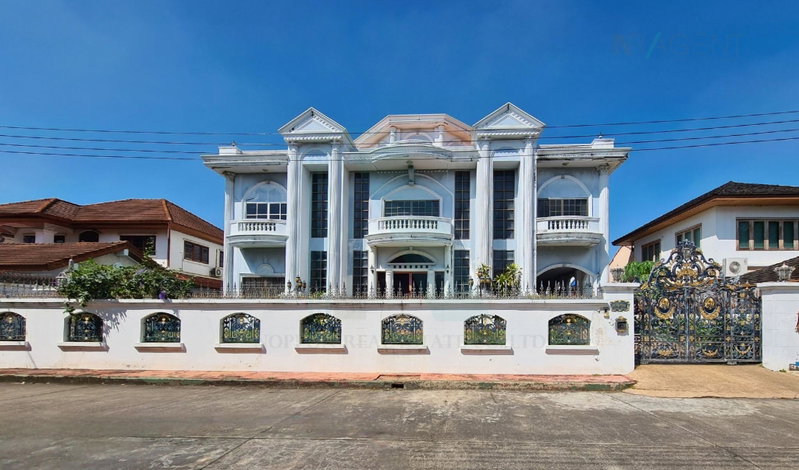 Houses for sale : For Sell House THANANIWET 3-story 11 bedroom 10 bathroom