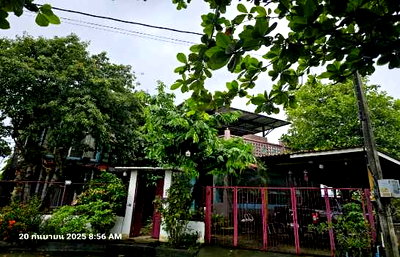 บ้านเดี่ยว สนามบินสุวรรณภูมิ : ขายบ้านเดี่ยว หมู่บ้านเทพธานี ซอยเฉลิมพระเกียรติ ร.9 ซอย 62 (หลังริม)เนื้อที่ 113 ตร.ว.ใกล้สนามบินสุวรรณภูมิ