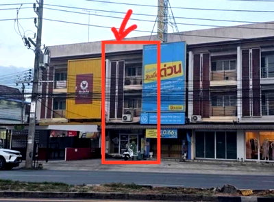 เช่าอาคารพาณิชย์ เมืองสงขลา สงขลา : ให้เช่า อาคารพาณิชย์ 3ชั้น ติดถนนใหญ่ พิกัดบางดาน สงขลา 4 ห้องนอน พร้อมเฟอร์ ขนาด 50 ตร.วา เช่า 20,000 บาท 