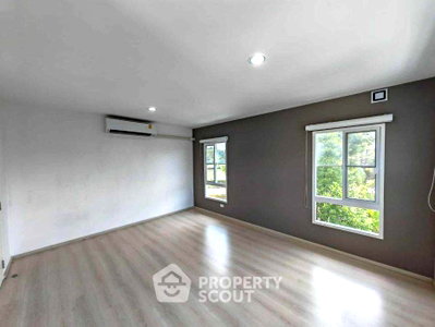 ขายบ้านเดี่ยว : บ้าน 3 ห้องนอน ขายที่ Villaggio Pinklao-Salaya ใกล้ศาลากลาง (ID 2317528)
