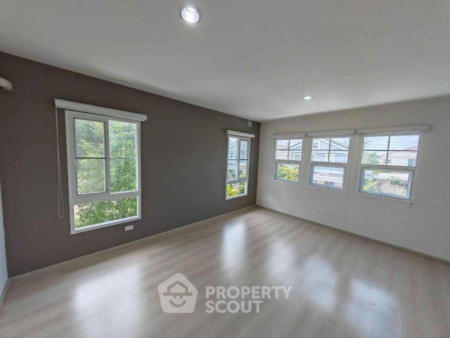รูป บ้าน 3 ห้องนอน ขายที่ Villaggio Pinklao-Salaya ใกล้ศาลากลาง (ID 2317528) - รูปที่ 8/9