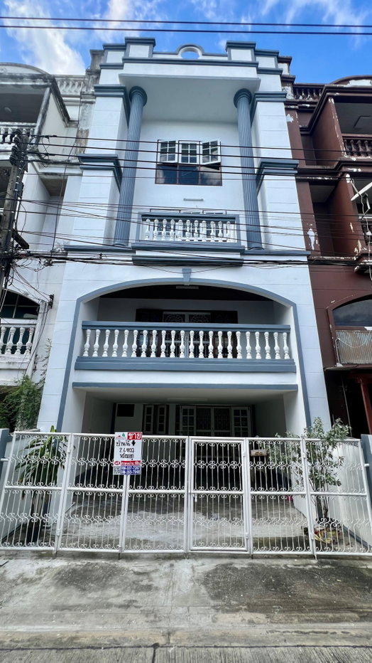 รูป ขายโฮมออฟฟิศลาดพร้าว /ทาวน์โฮม3ชั้น 0863377287 - รูปที่ 2/13