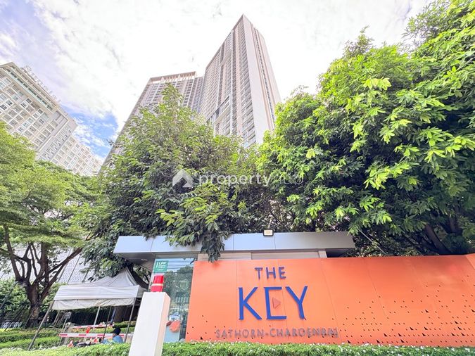 The Key Sathorn - Charoenrat